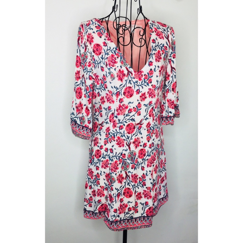 Floral dress. Super cute sleeve detail.
